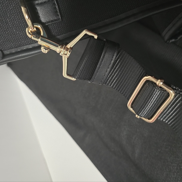 Versace Tote Bag Black Metallic Gold Handbag With Dust Bag RARE NEW - Picture 15 of 15